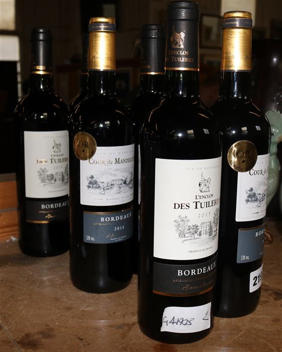 6 mixed bottles of red Bordeaux wine